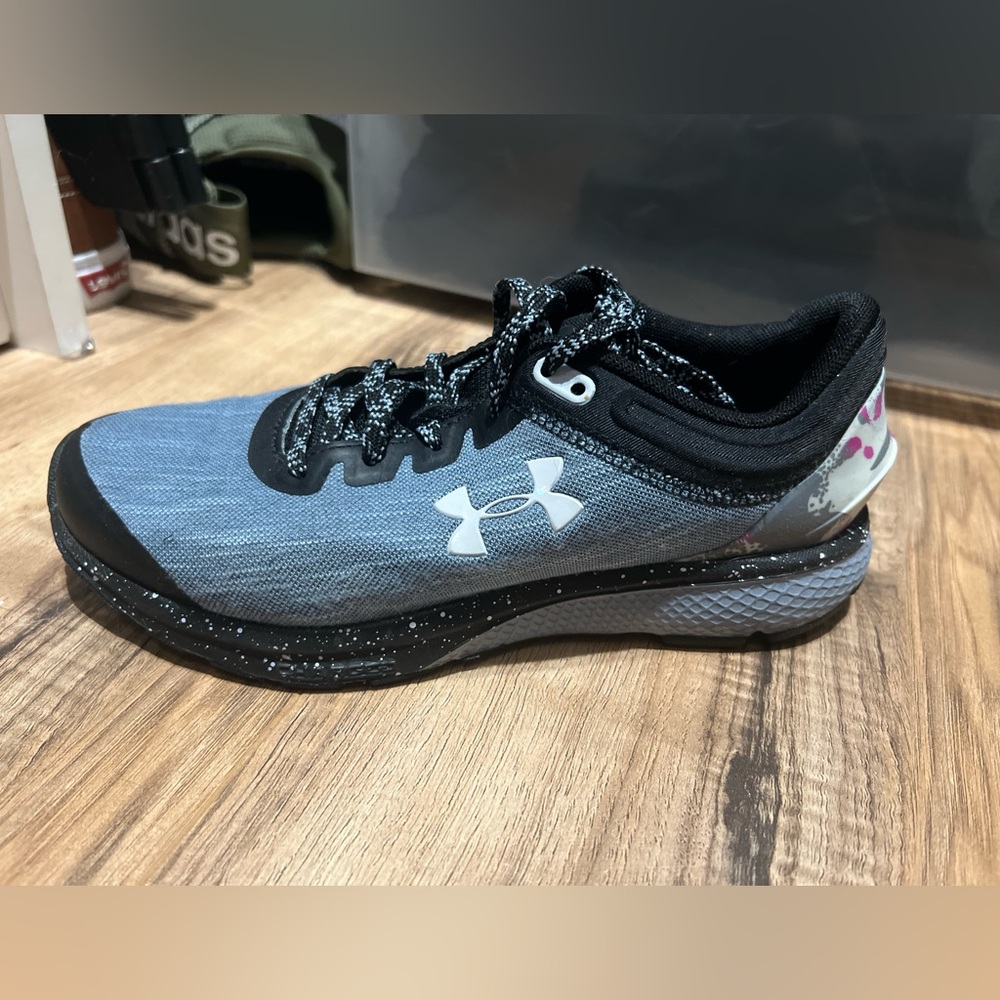Under Armour Running Shoe - Women’s Size 5.5